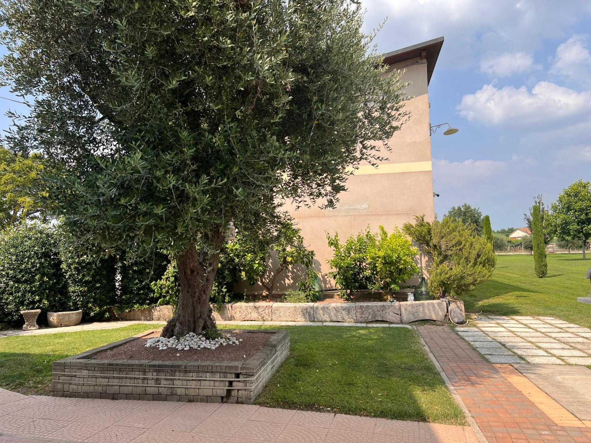 Appartamento "Casa Vacanze Corte Ara Decima" Sona Luaran gambar