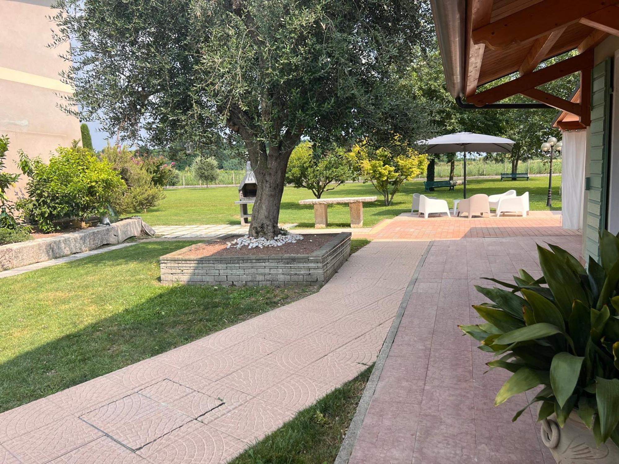Appartamento "Casa Vacanze Corte Ara Decima" Sona Luaran gambar