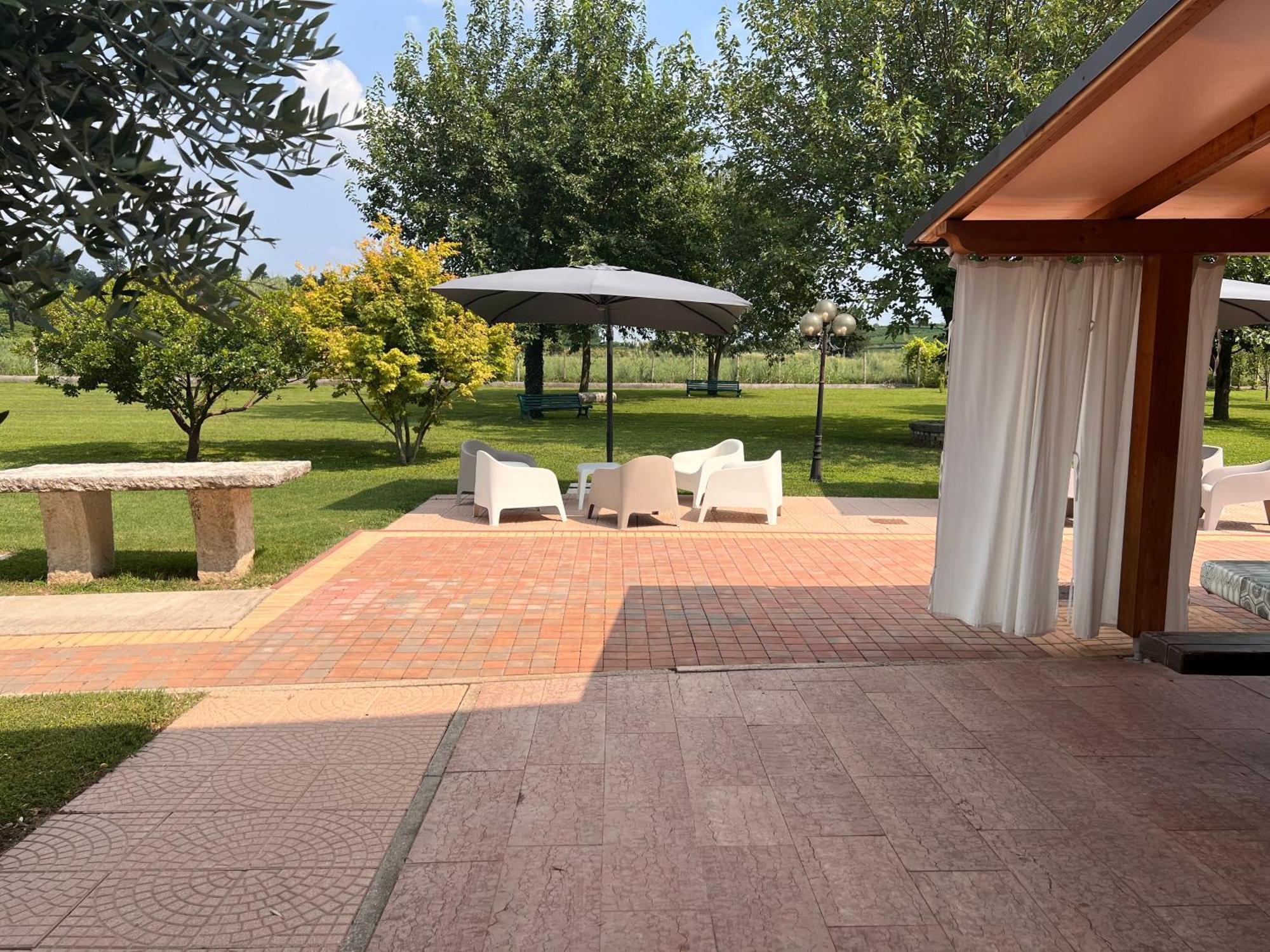 Appartamento "Casa Vacanze Corte Ara Decima" Sona Luaran gambar