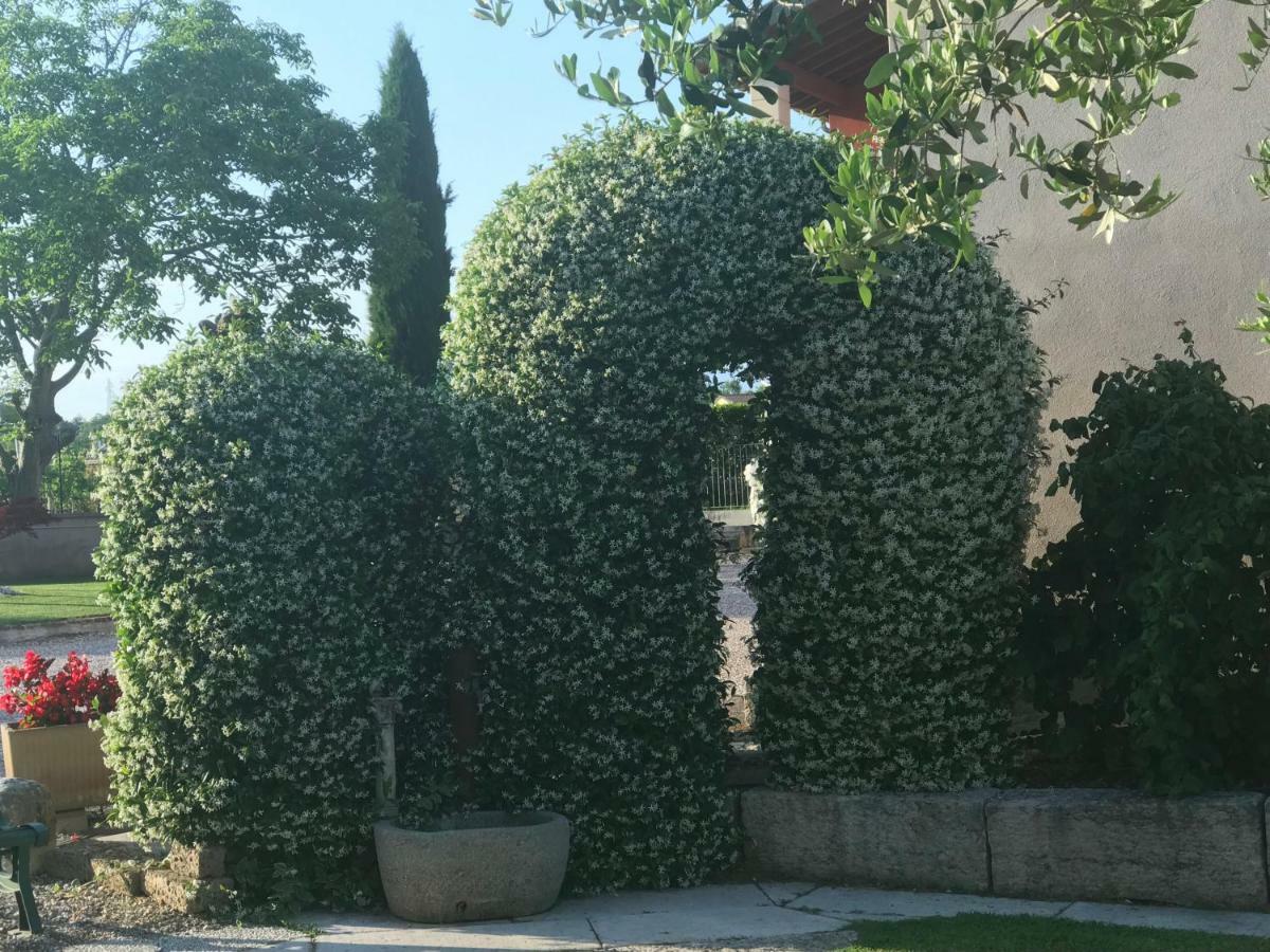 Appartamento "Casa Vacanze Corte Ara Decima" Sona Luaran gambar