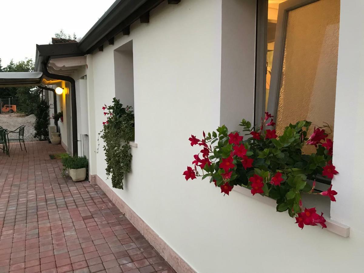 Appartamento "Casa Vacanze Corte Ara Decima" Sona Luaran gambar