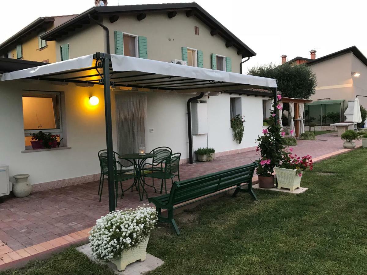 Appartamento "Casa Vacanze Corte Ara Decima" Sona Luaran gambar
